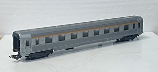 VOITURE A8 INOX SNCF 4680 1/87
