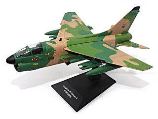 VOUGHT A 7P CORSAIR 2  1/72