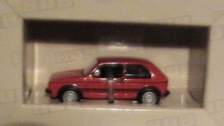 VOLKSWAGEN GOLF 1 GTI ROUGE 1/87