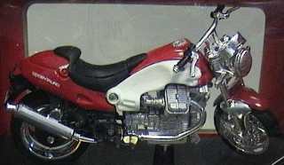 MOTO GUIZZI CENTAURO 1/18