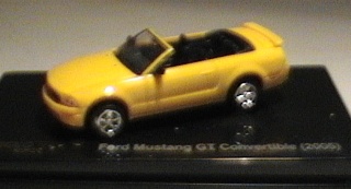 FORD MUSTANG GT CAB  1/87