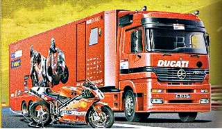CAMION TEAM DUCATI ET MOTO 1/24