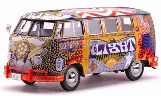 VOLKSWAGEN COMBI WOODSTOCK 1/12