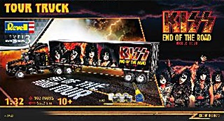 - KENWORTH KISS END OF THE ROAD 1/32