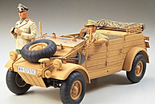 - ALLEMAGNE KBELWAGEN TYPE 82 AFIKA KORPS 1/16 + 2 FIGURINES