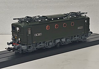LOCO ELECTRIQUE BB8247 SNCF HO