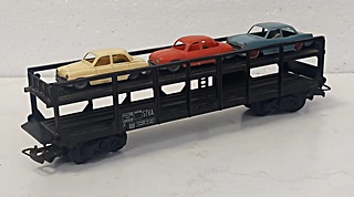 WAGON PORTE AUTOS ET 3 VOITURES DE COULEURS SNCF 1/87