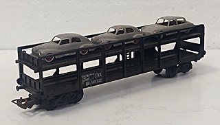 WAGON PORTE AUTOS ET 3 VOITURES GRISES SNCF 1/87
