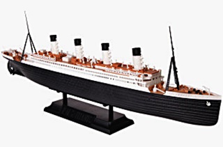 PAQUEBOT HMS TITANIC 1/700